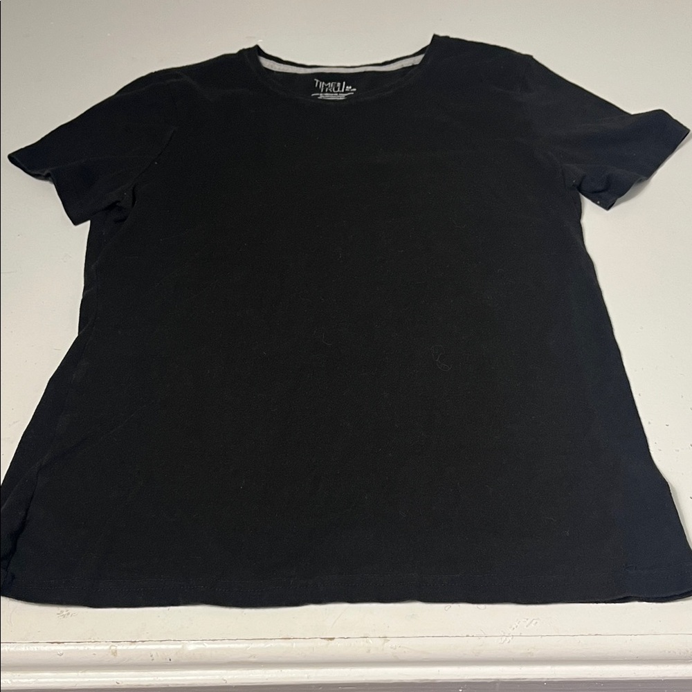 Time and Tru Medium Black Short Sleeve Crewneck Basic T Shirt